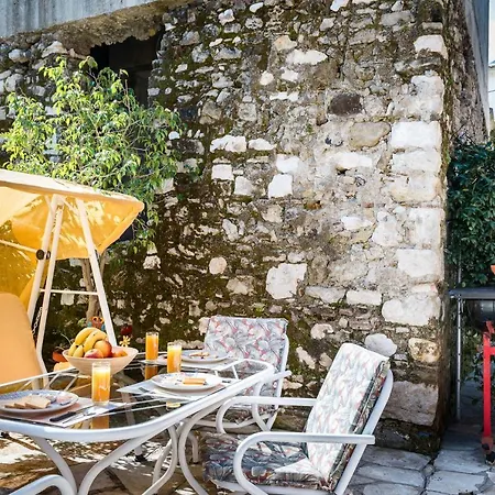 George's & Eva's Ανάληψη